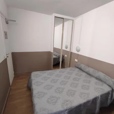 Отель De Nantes Париж