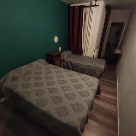 De Nantes Париж