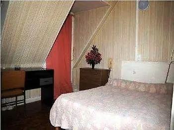 Отель De Nantes 3*